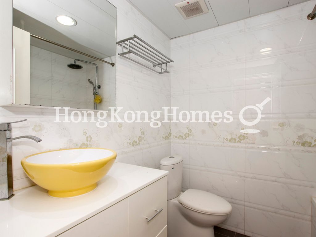 Guest Bathroom — 金櫻閣，東半山