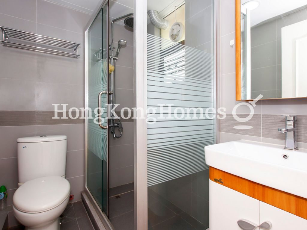 Second Ensuite Bathroom — 金櫻閣，東半山