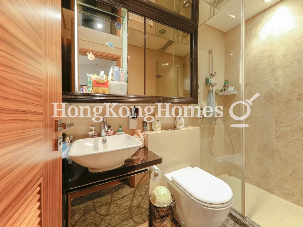 First Guest Bathroom — Serenade - Tower 2, Tai Hang