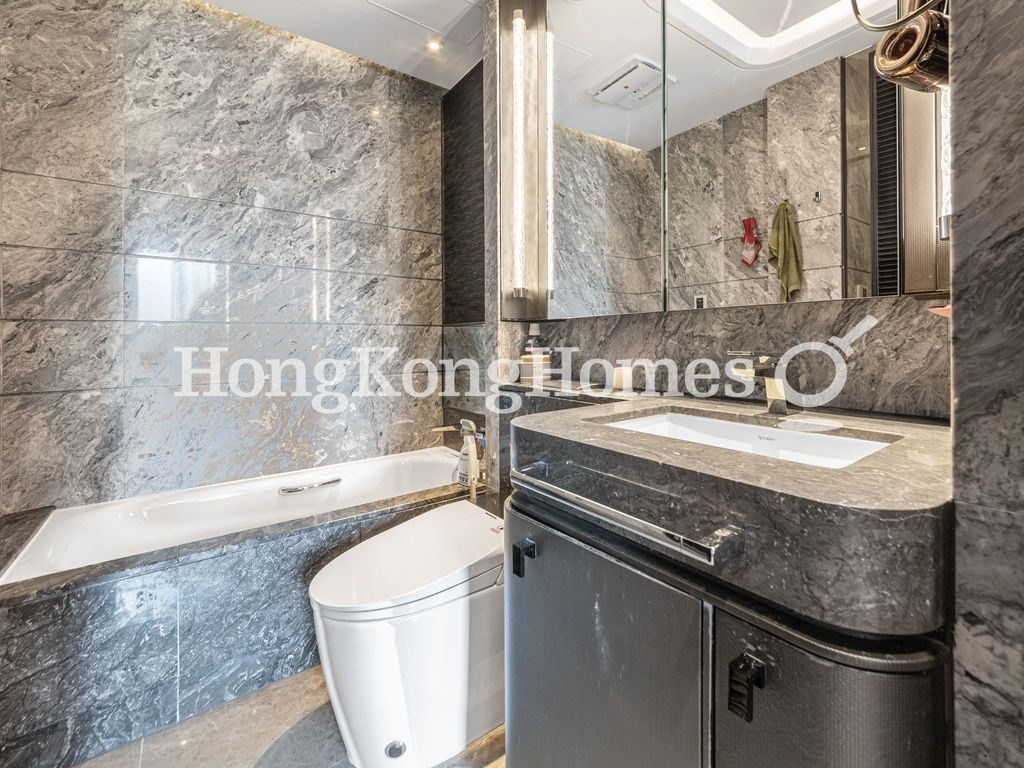Second Ensuite Bathroom — Ultima - Tower 3, Ho Man Tin / Waterloo Road