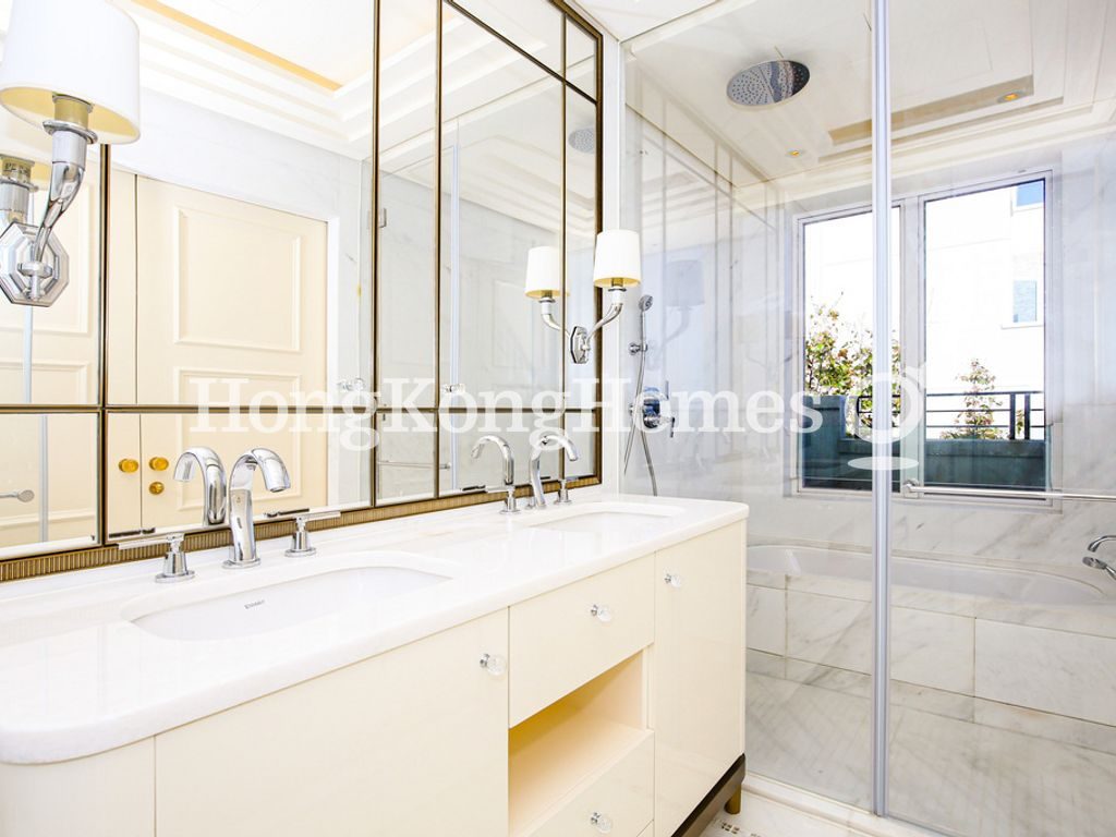 Master Bathroom — 澐瀚 - 洋房，沙田火炭