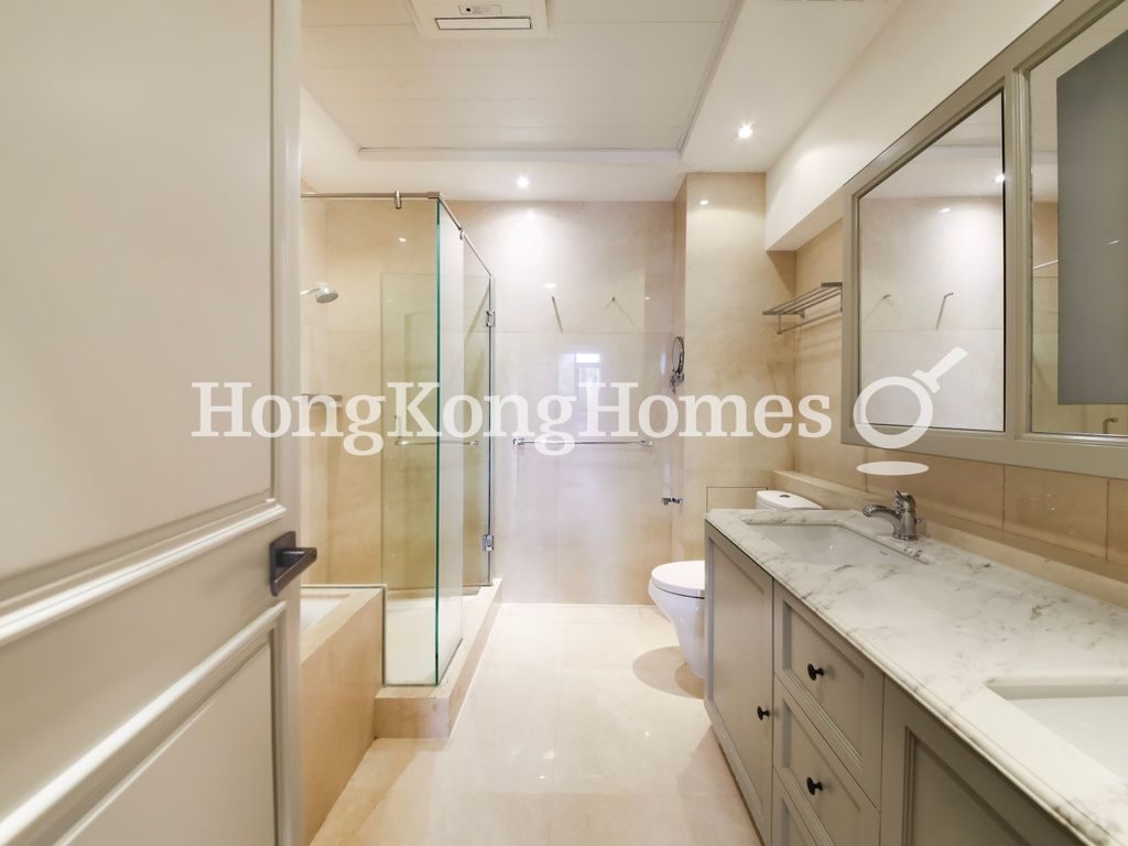 Master Bathroom — 御花園 - 第01座，中半山