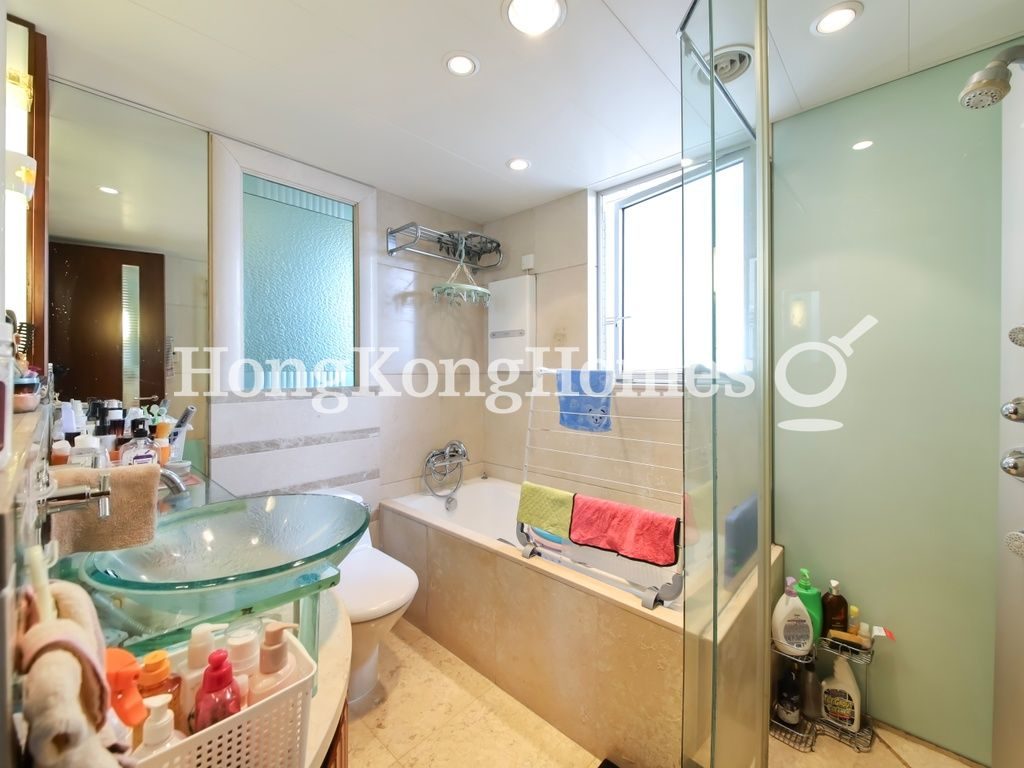 Master Bathroom — 君臨天下1座，尖沙咀