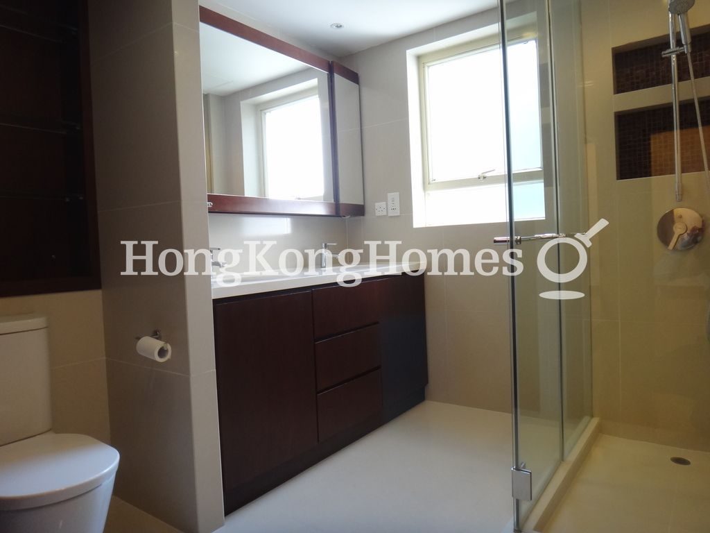 Master Bathroom — 地利根德閣 1座，中半山