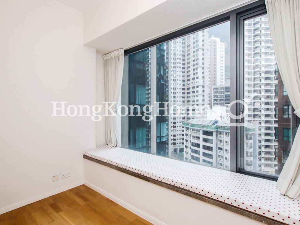 Dressing Area in Master Bedroom — 懿峯，西半山