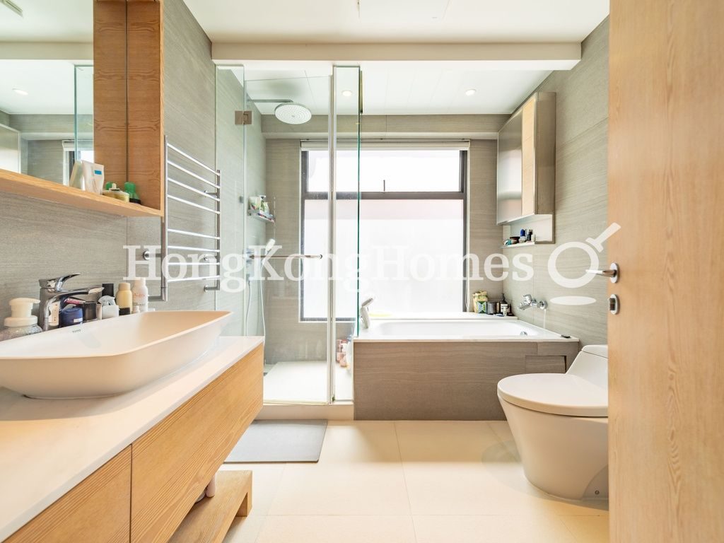 Guest Bathroom — 碧荔道 47-49 號，薄扶林