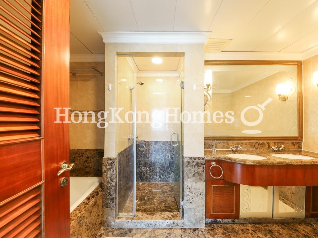 Second Ensuite Bathroom — 富豪海灣，赤柱