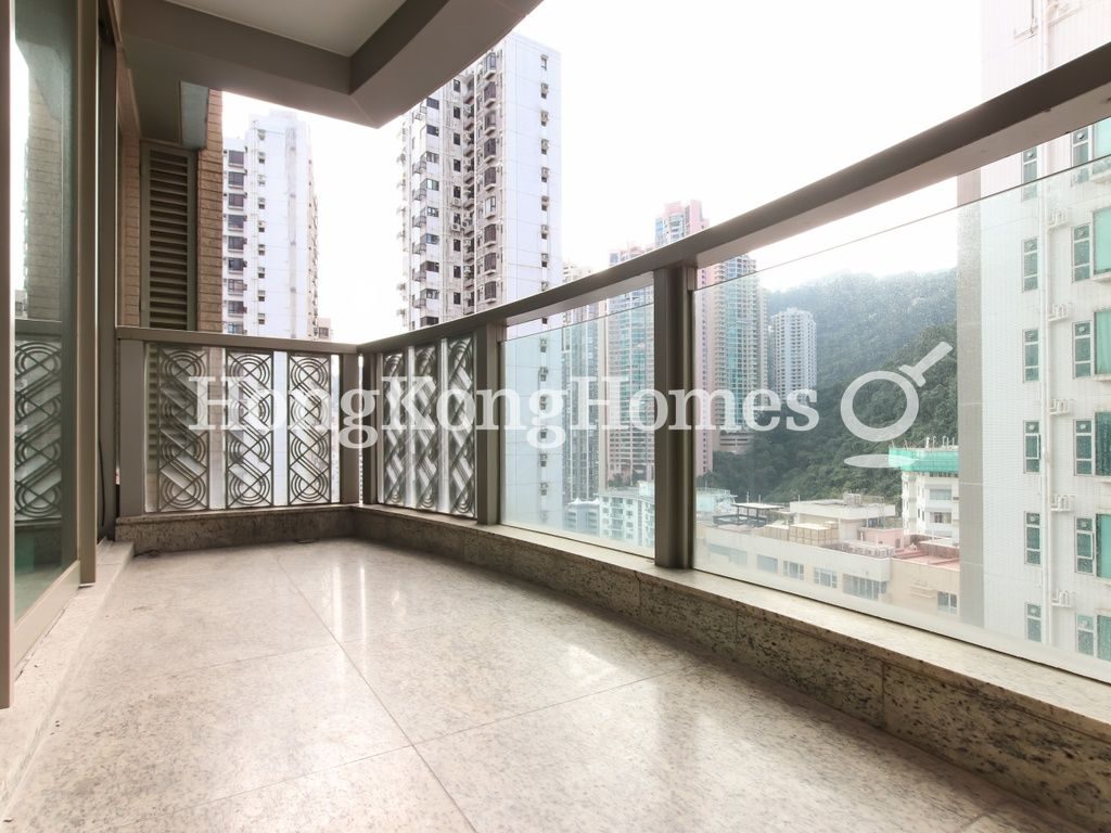 Balcony off Living and Dining Room — 羅便臣道 31 號，西半山