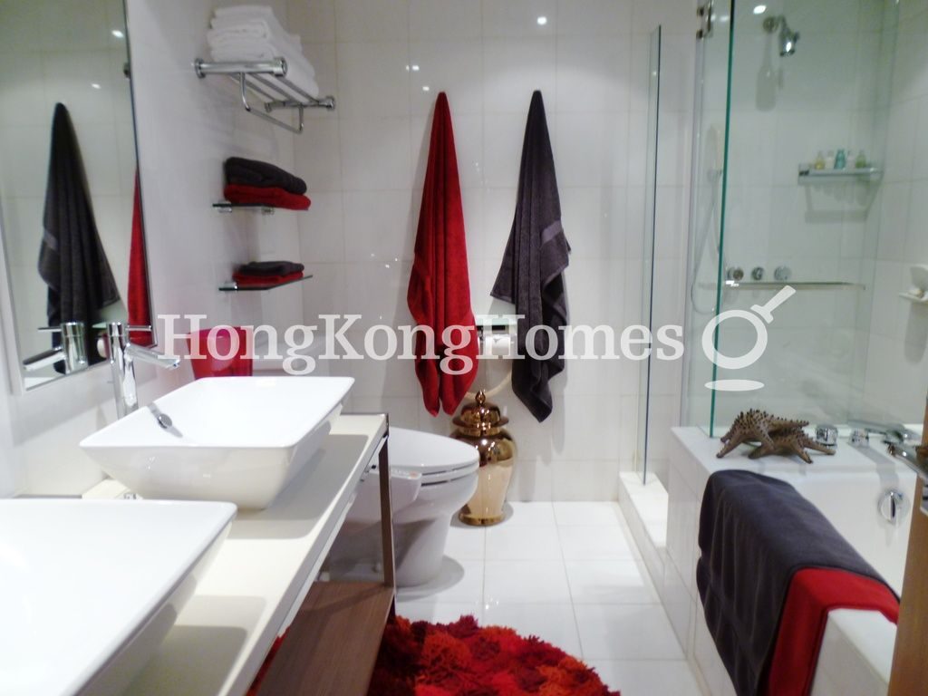 Master Bathroom — 陽明山莊 17座 眺景台，淺水灣