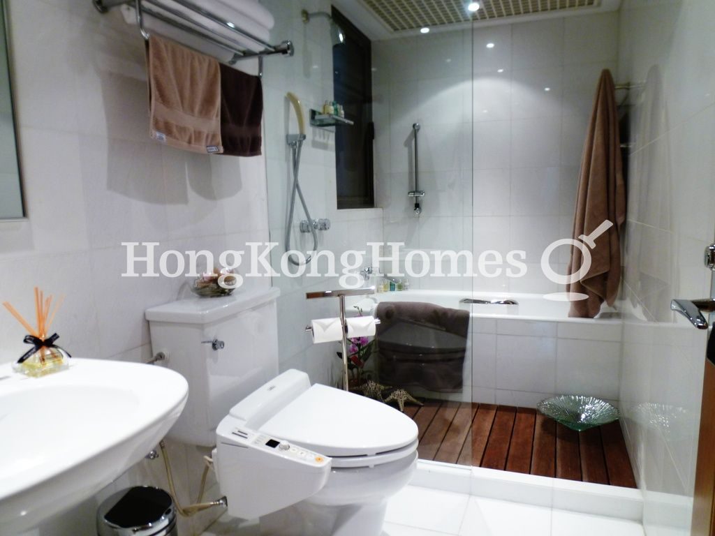 Second Ensuite Bathroom — 陽明山莊 17座 眺景台，淺水灣