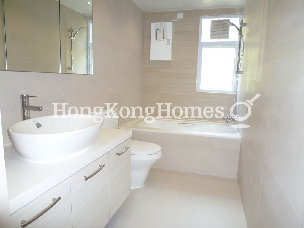 Guest Bathroom — 華景園 - 第01座，淺水灣