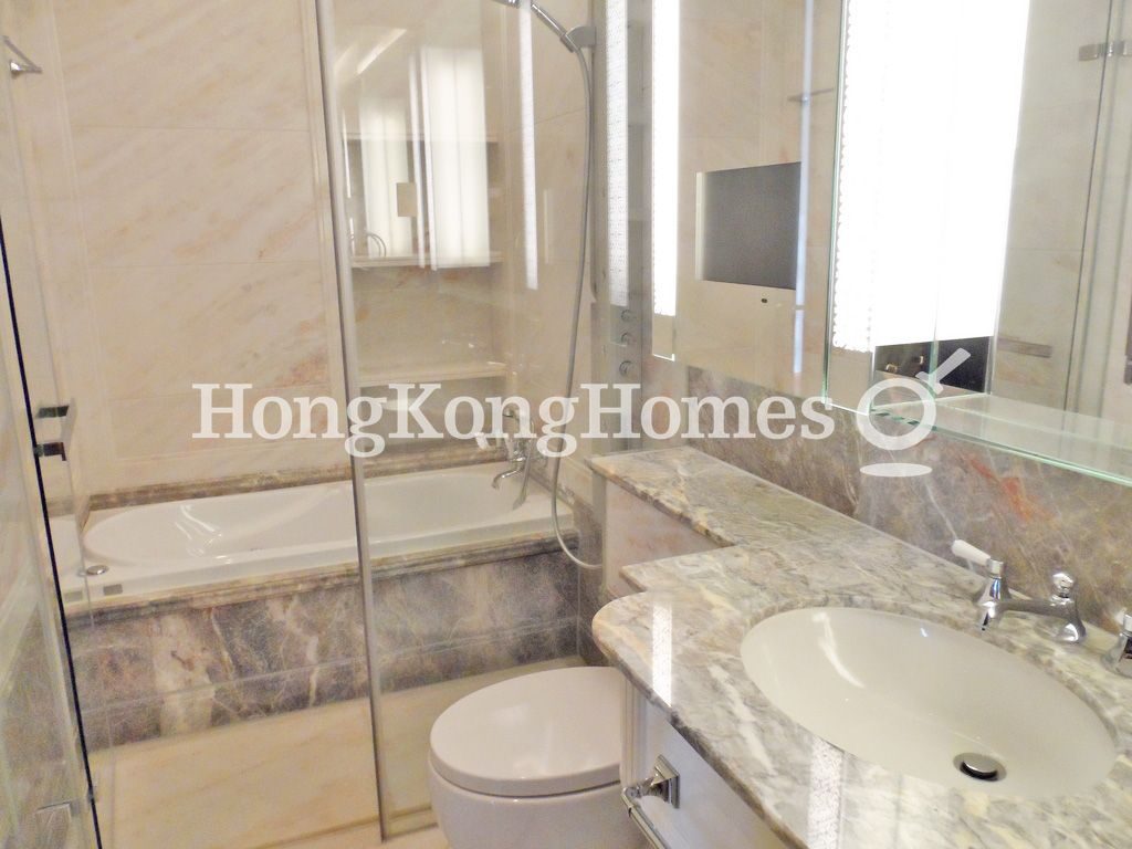Master Bathroom — 逸瓏 - 第1座，九龍塘