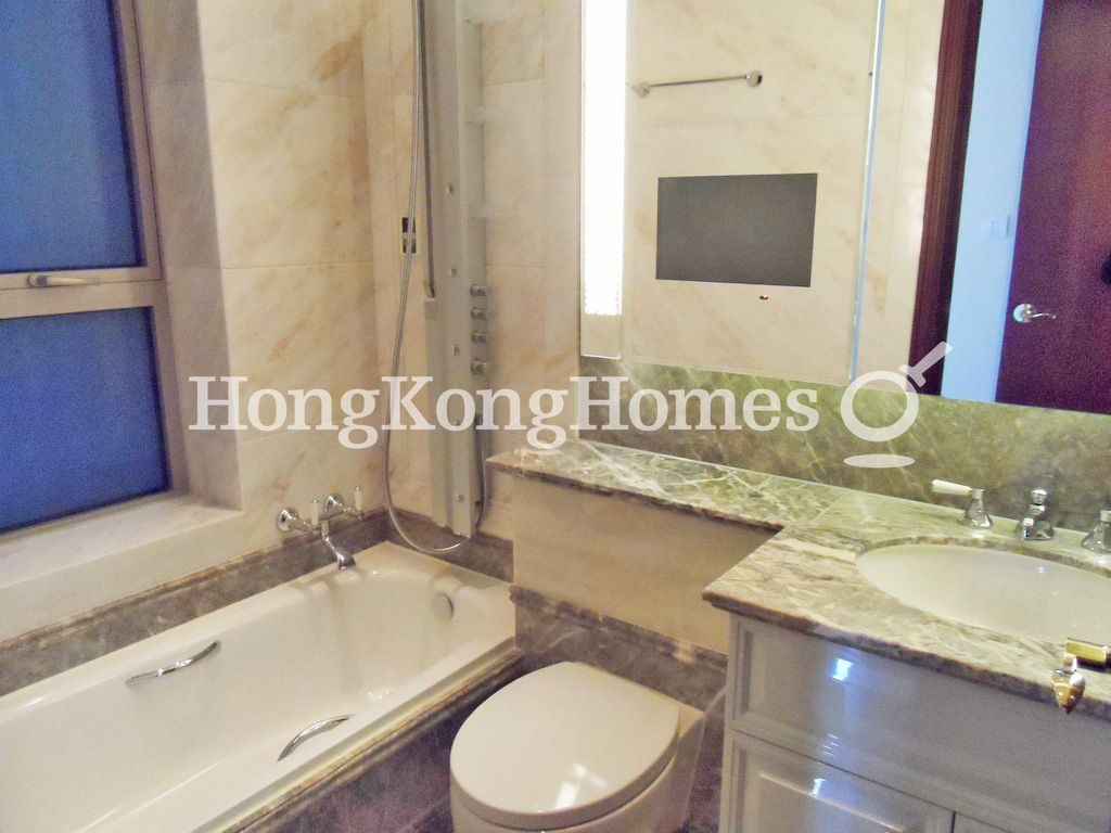 Second Ensuite Bathroom — 逸瓏 - 第1座，九龍塘