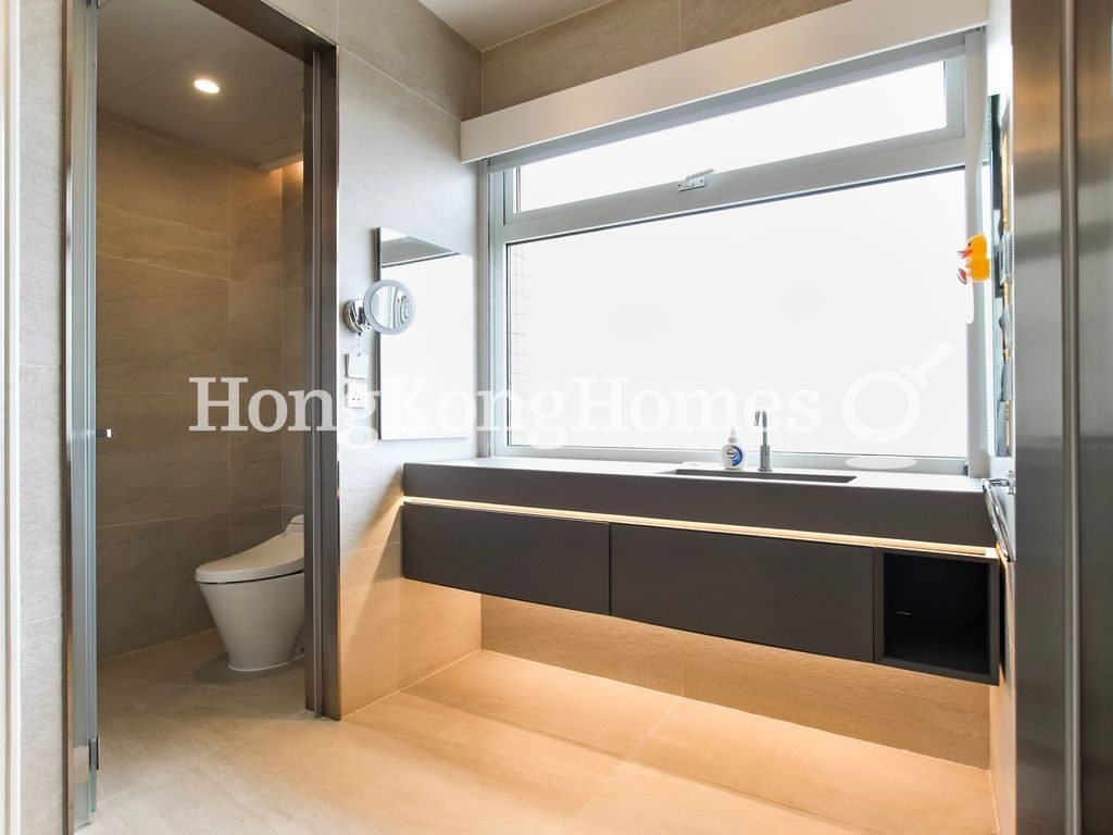 Master Bathroom — 瑞燕大廈，山頂