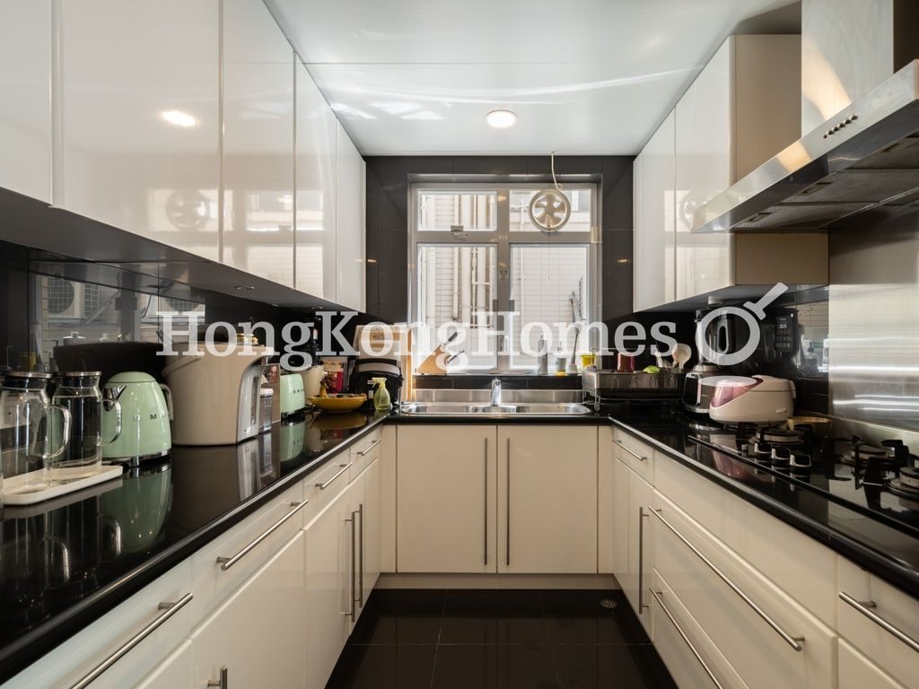 Kitchen — Grosse Pointe Villa - Block B, Stanley