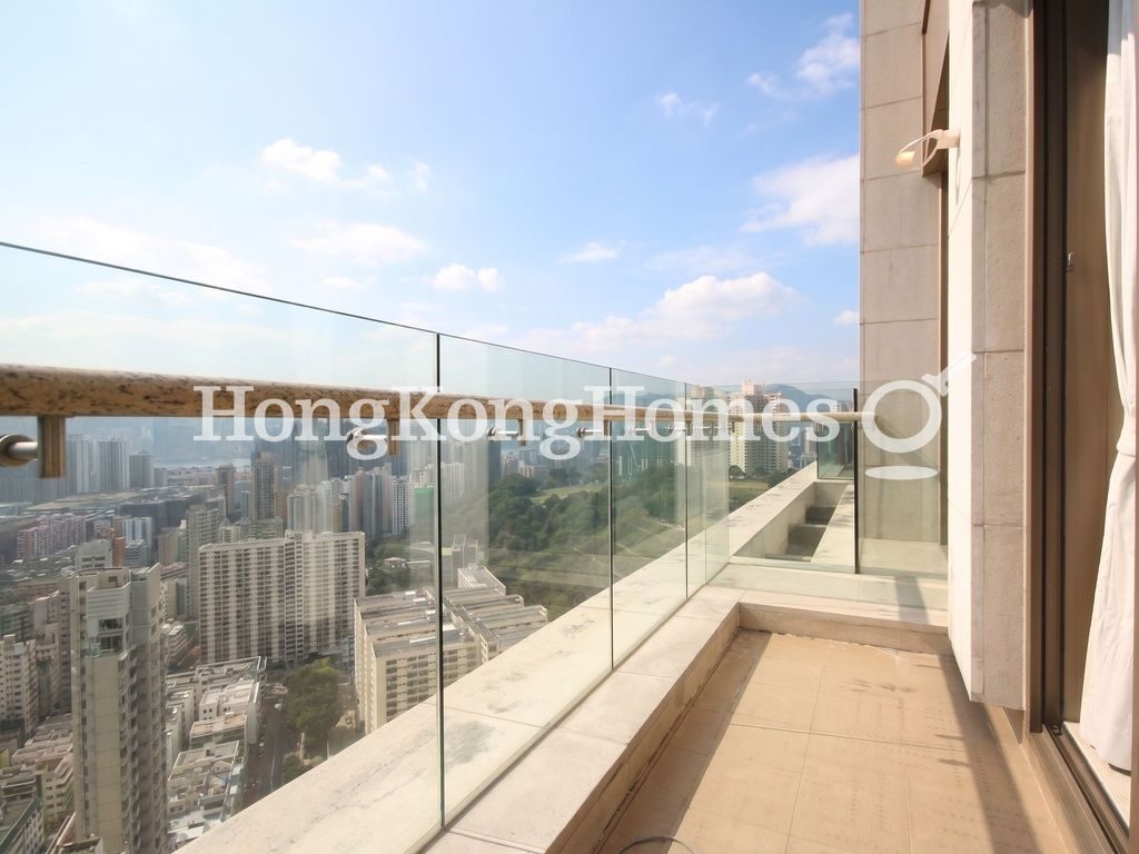 Balcony off Living and Dining Room — 半山壹號-半山徑 26 號，何文田窩打老道