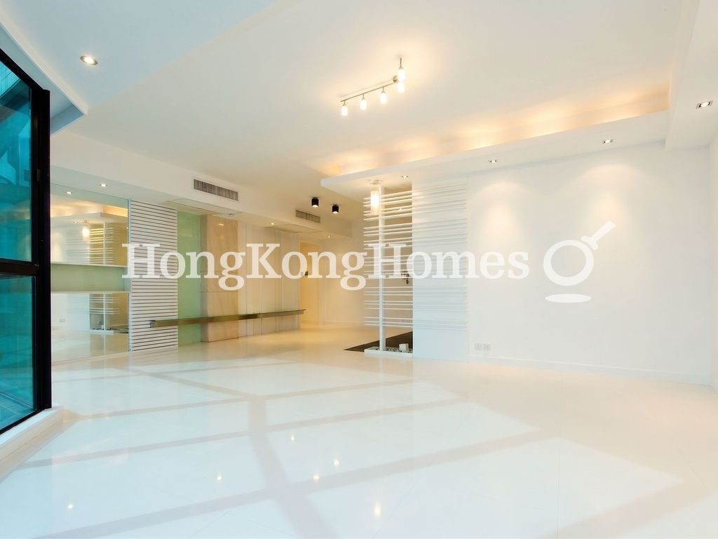 Living and Dining Room — Dynasty Court - Block 04, Mid-levels Central