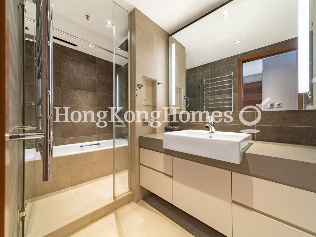 Master Bathroom — 君珀，中半山