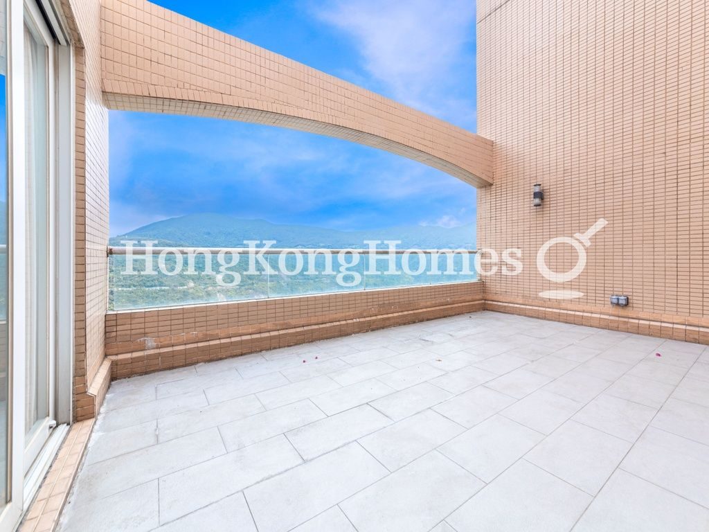 Private Terrace off Living & Dining Room — 紅山半島 - 第07座，大潭