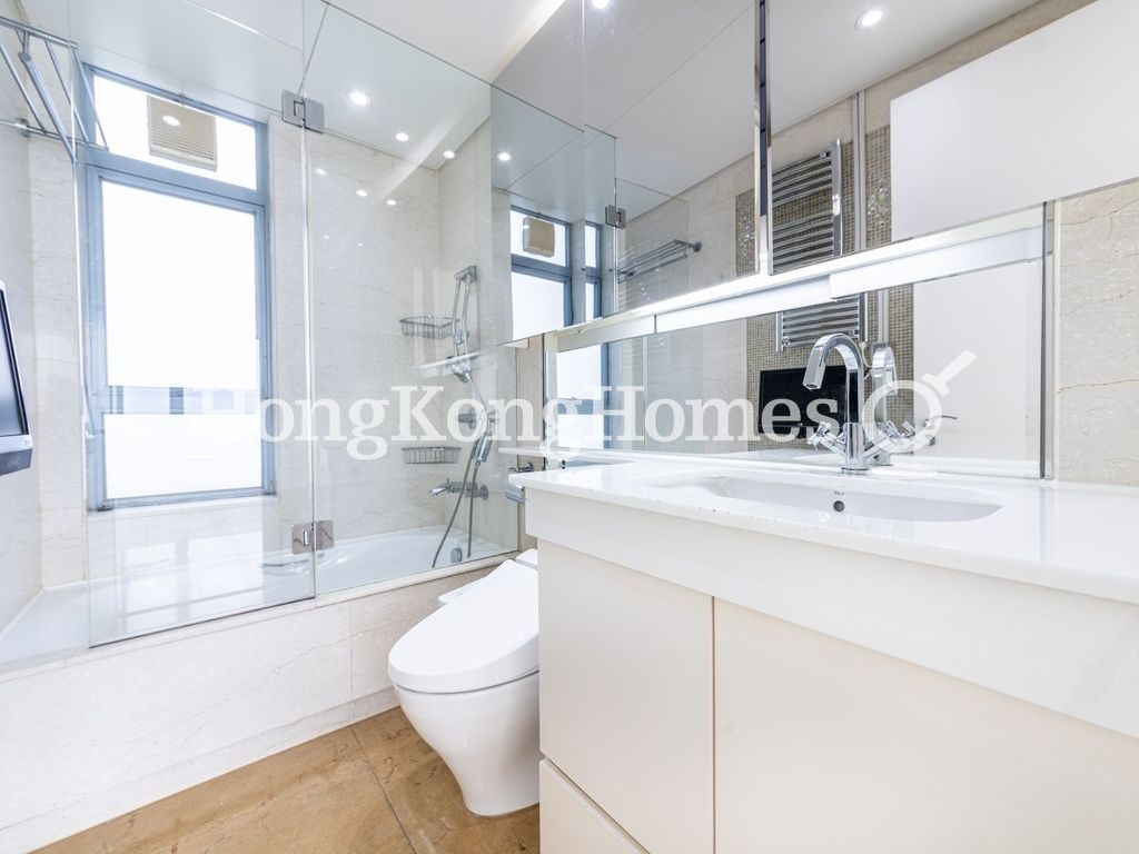 Second Ensuite Bathroom — Residence Bel-air - Phase 04, Peak Tower 05, Pokfulam