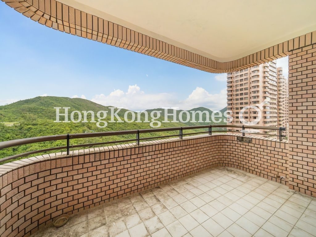 Balcony off living room — 陽明山莊 17座 眺景台，淺水灣