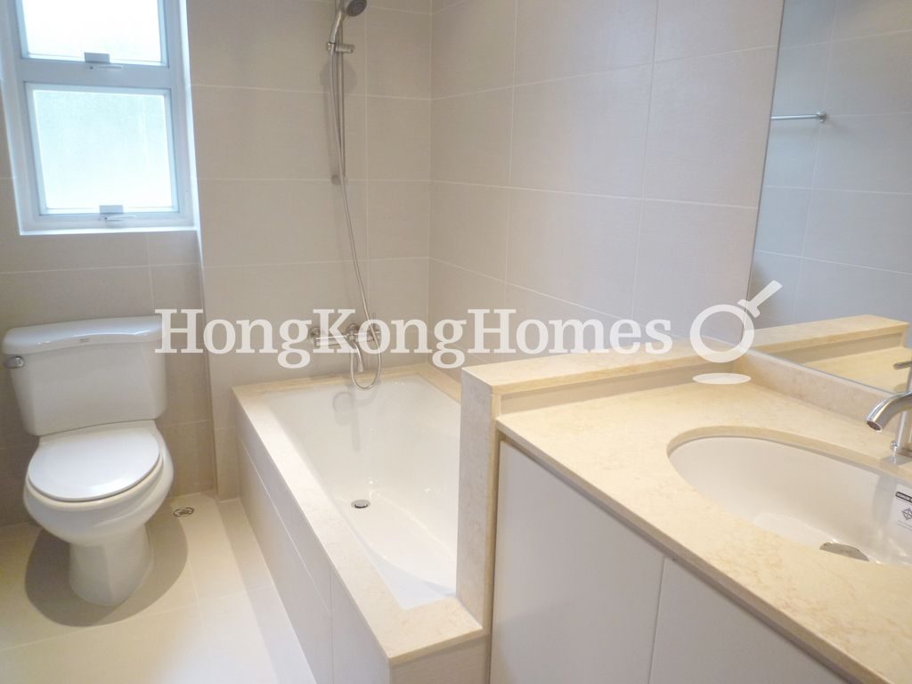 Guest Bathroom — 詩禮花園，淺水灣