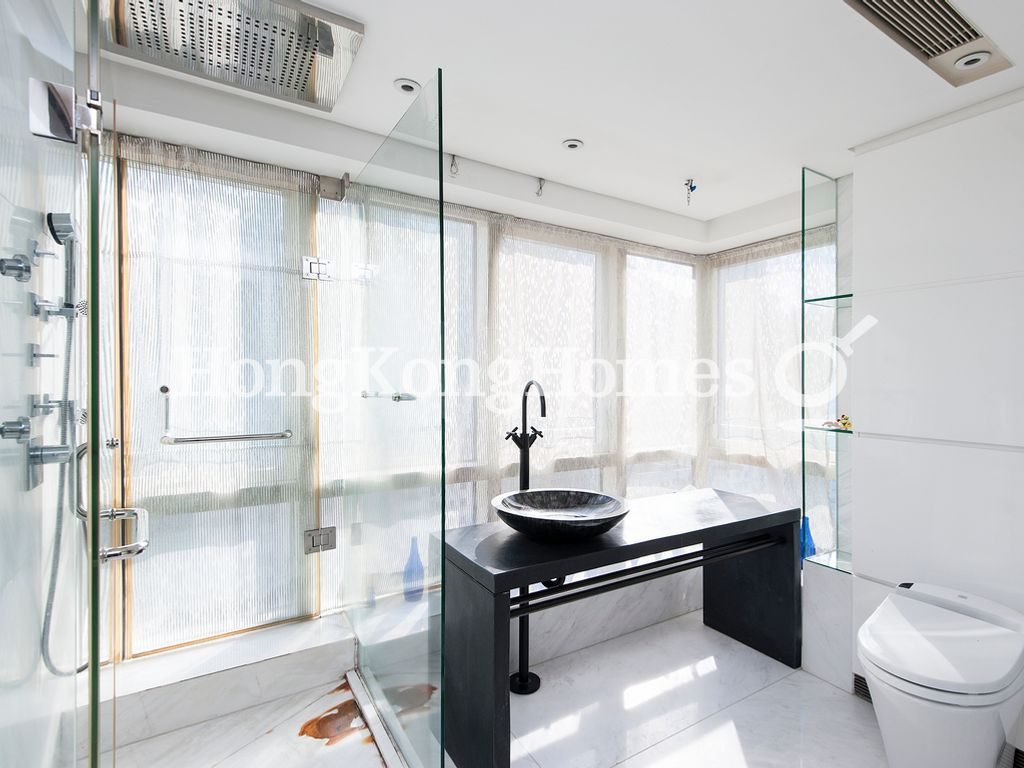 Master Bathroom — CentreStage - Block 02, Central