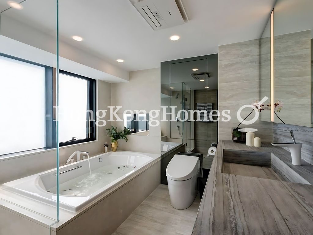 Master Bathroom — 聚賢居 - 第02座，中環
