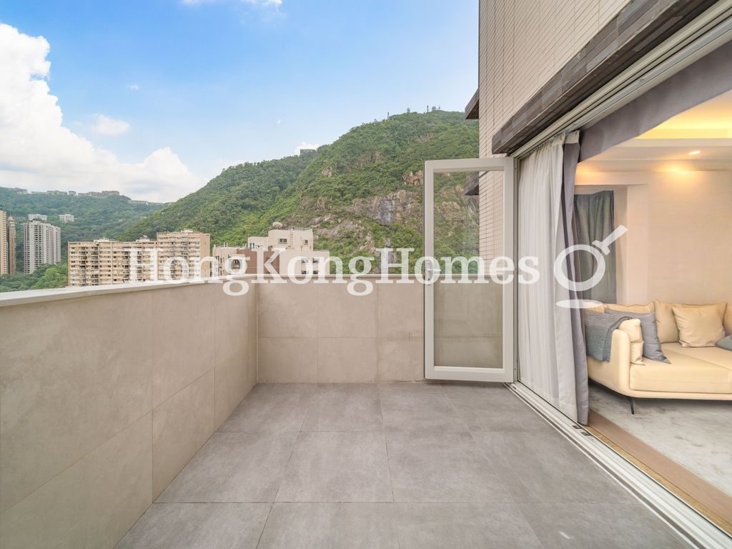 Balcony off Living and Dining Room — 慧明苑 - 第01座，西半山