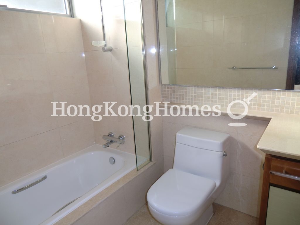 Second Ensuite Bathroom — The Giverny, Sai Kung
