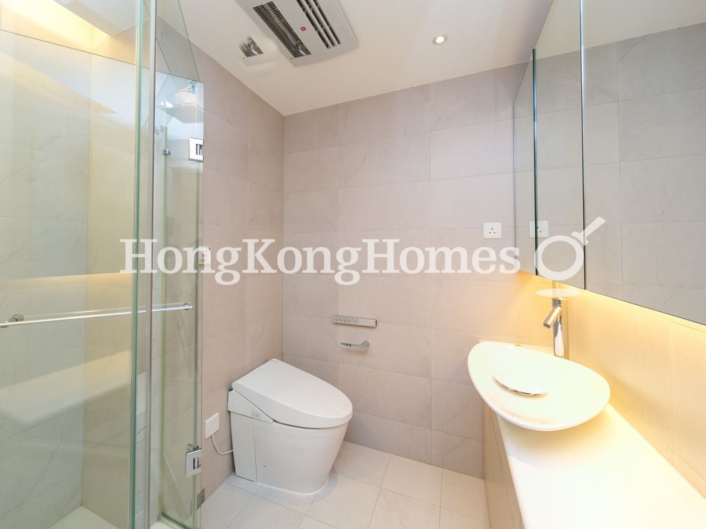 Third Ensuite Bathroom — May Tower 1, Mid-levels Central