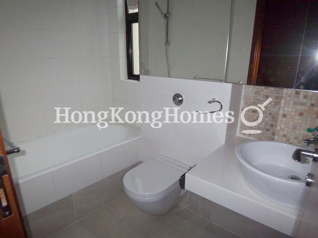 Second Ensuite Bathroom — 輝百苑，大潭