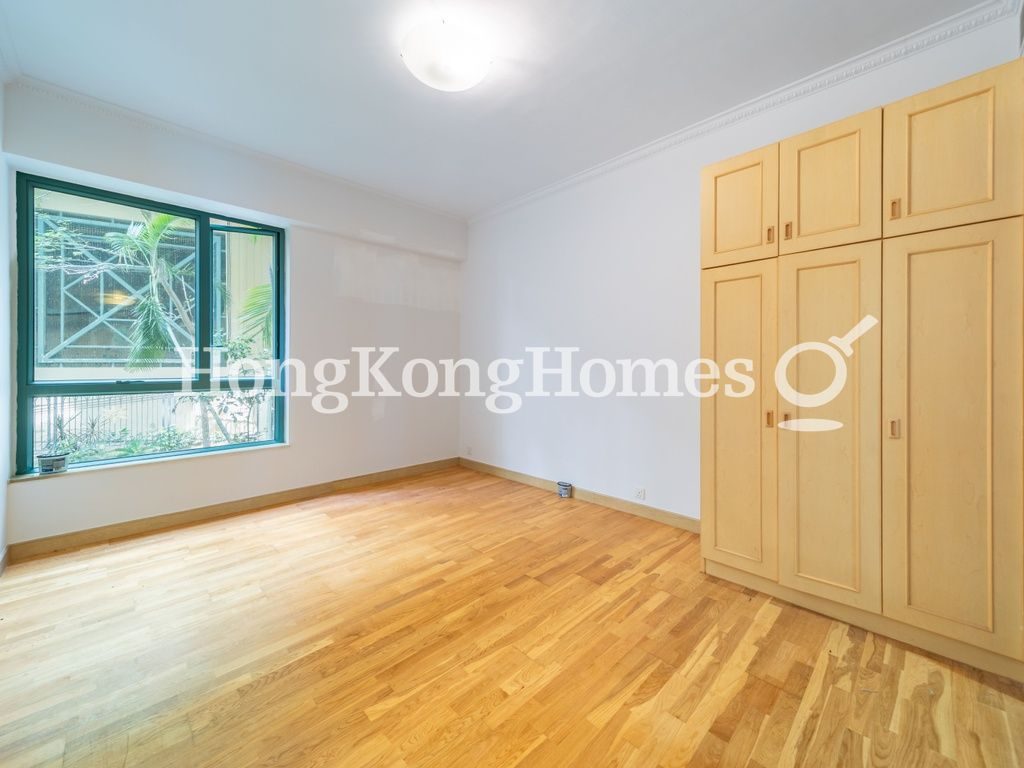 Third Ensuite Bedroom — 富豪海灣，赤柱