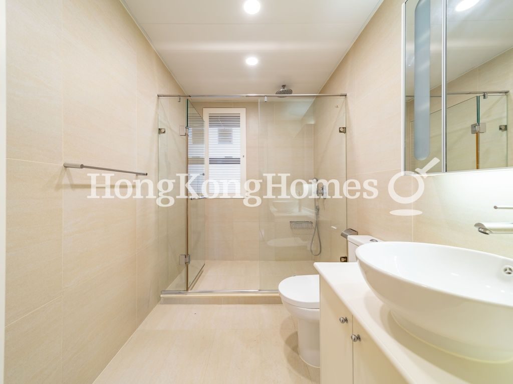 Guest Bathroom — 御花園 - 第02座，中半山