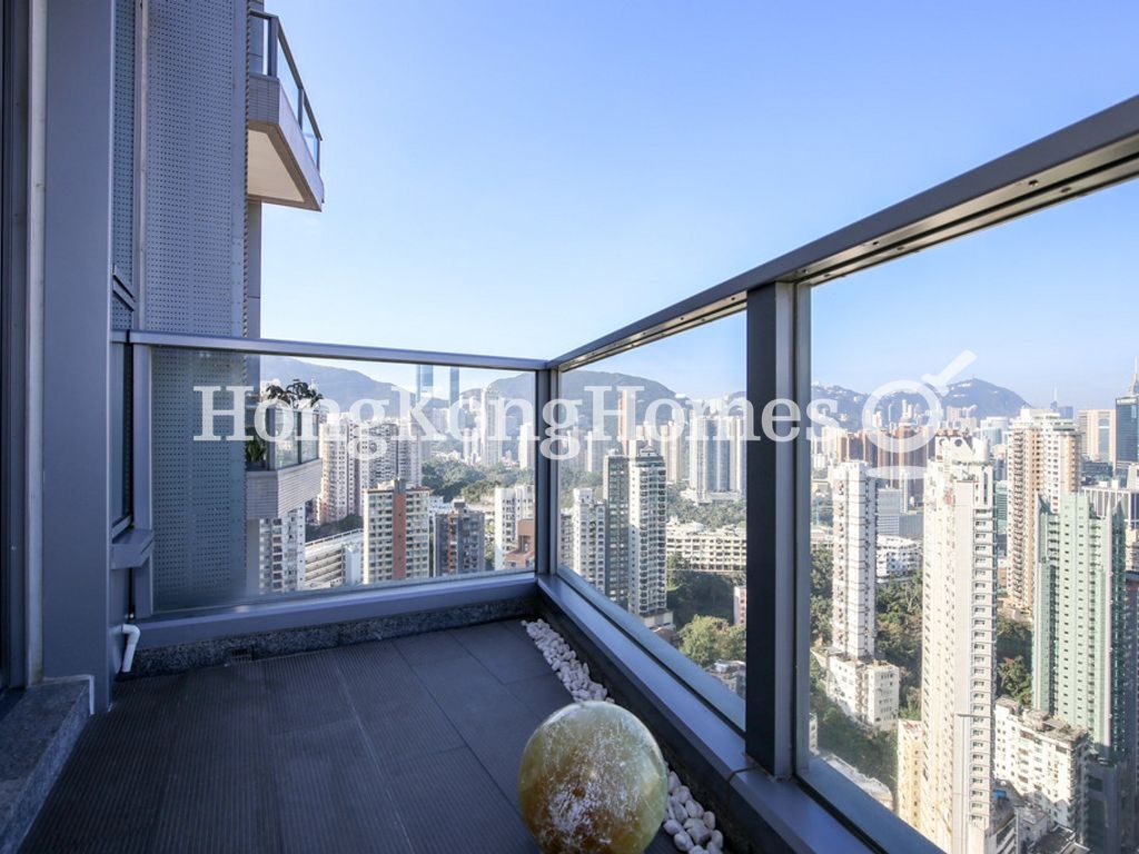 Balcony off Living and Dining Room — 上林-第1座，大坑