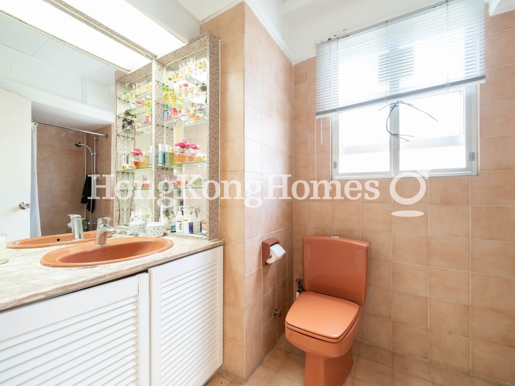 Master Bathroom — 碧蕙園 - A座，東半山