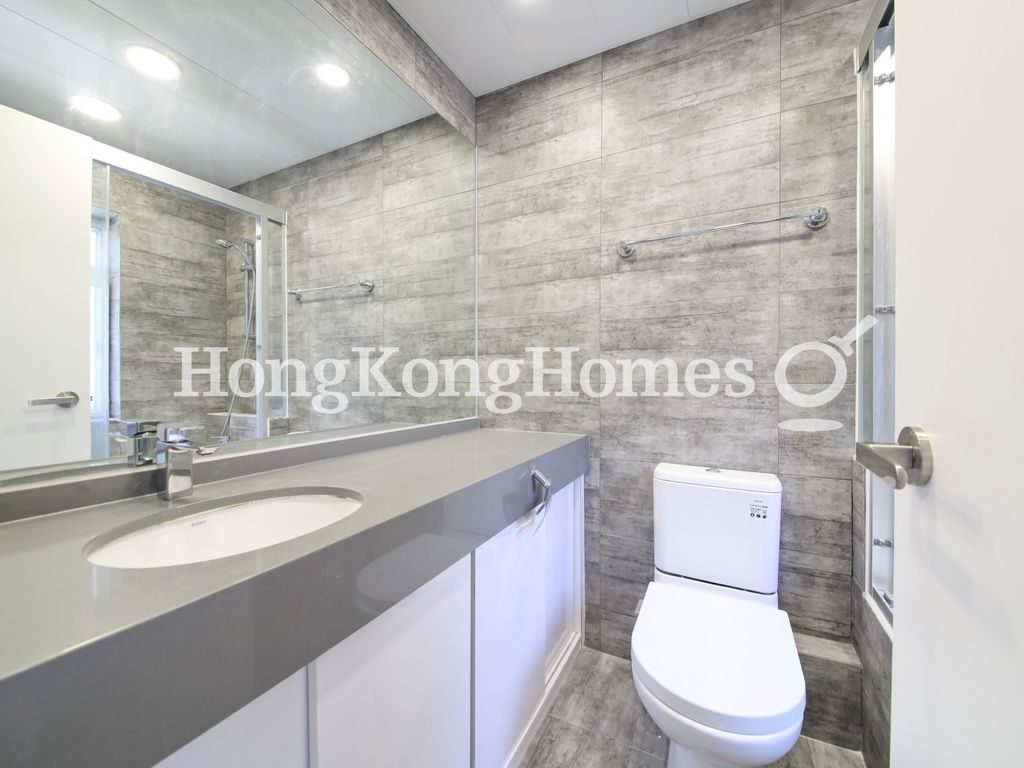 Second Ensuite Bathroom — 麗景園 - 第03-04座，淺水灣