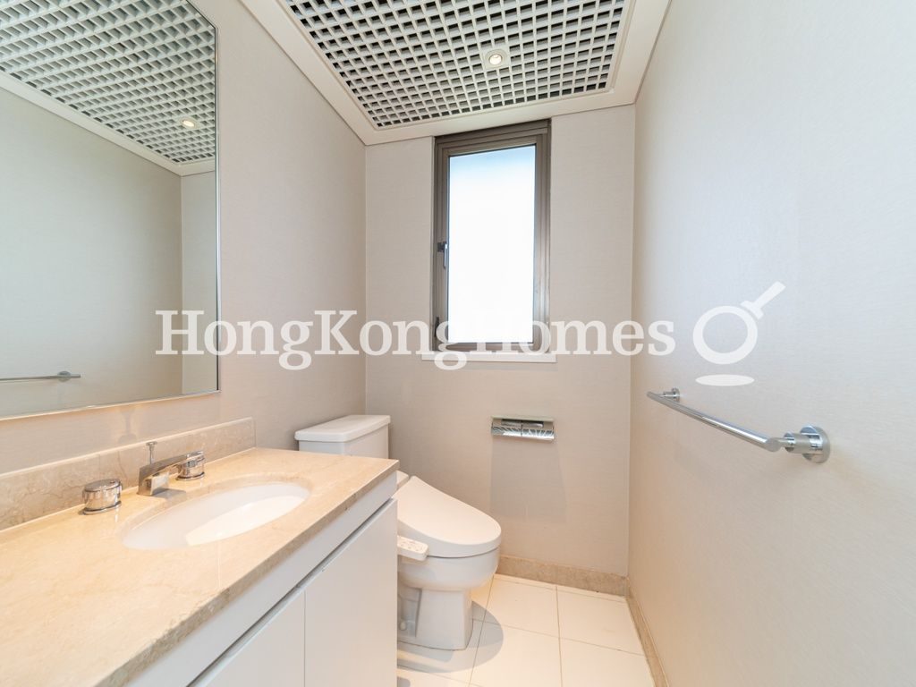 Guest Bathroom — 陽明山莊 17座 眺景台，淺水灣