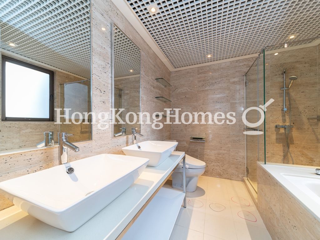 Master Bathroom — 陽明山莊 17座 眺景台，淺水灣