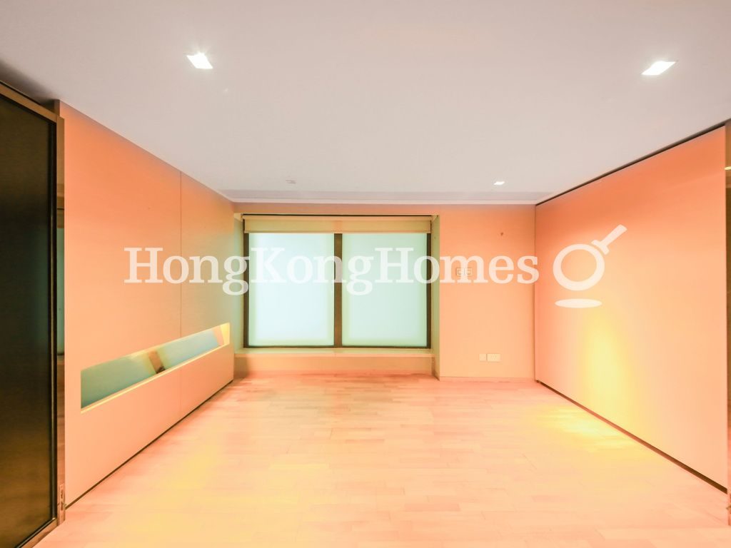 Family Room — Hampton, Happy Valley