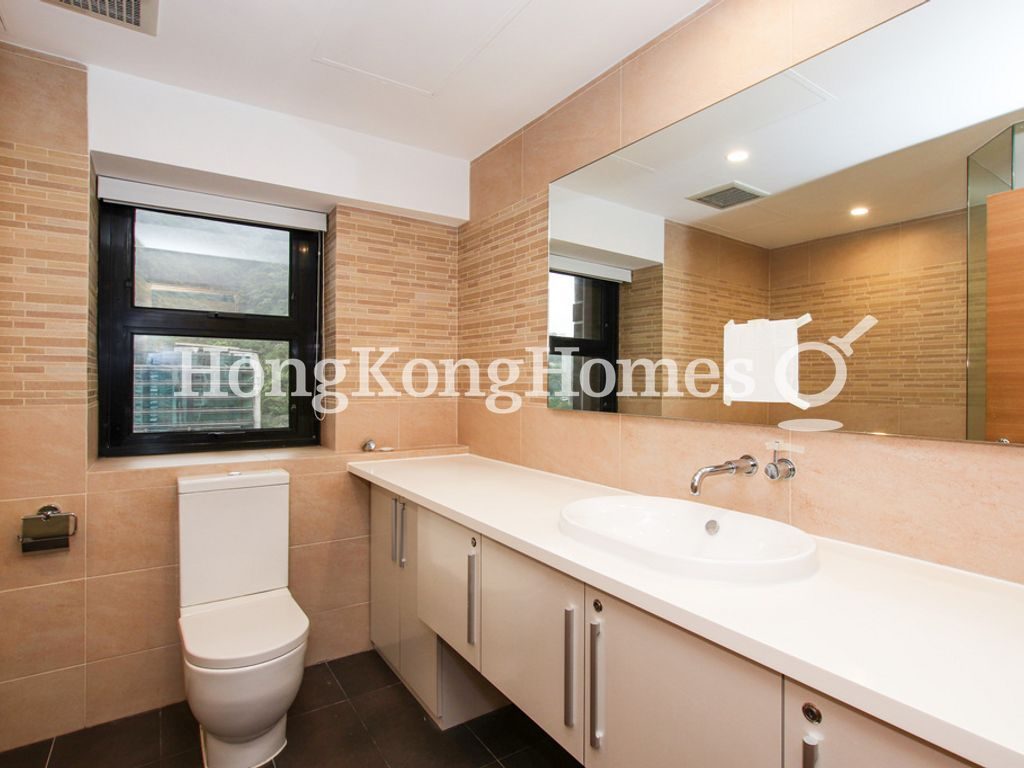 Master Bathroom — 御花園 - 第02座，中半山
