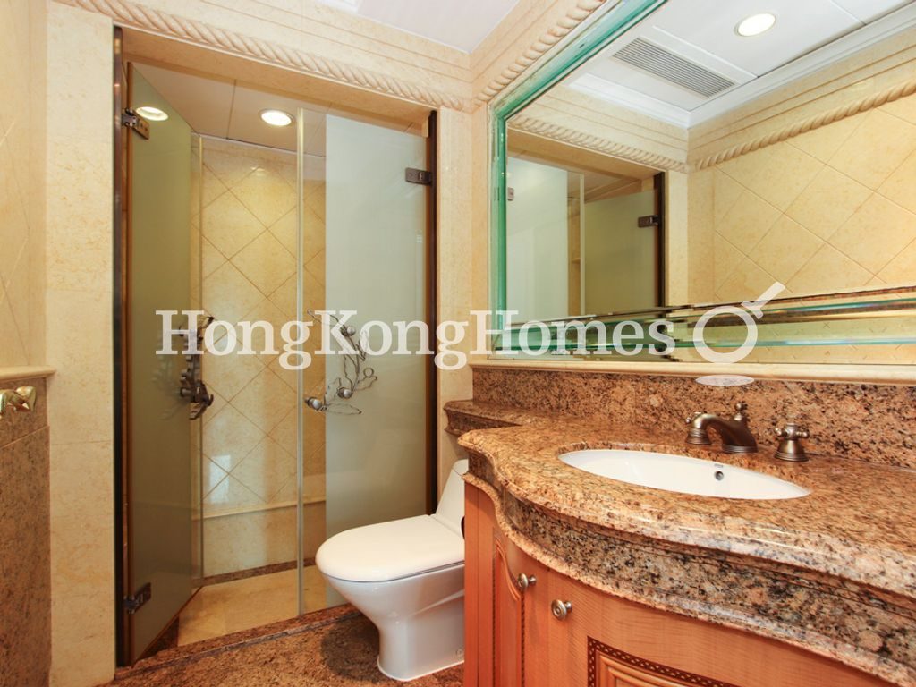 Guest Bathroom — 禮頓山 - 第05座，跑馬地