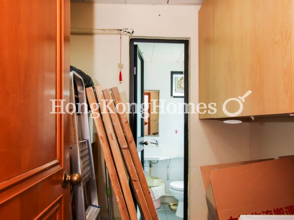 Maid's Room and Bathroom — 禮頓山 - 第05座，跑馬地