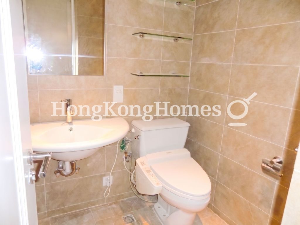 Guest Bathroom — 陽明山莊 17座 眺景台，淺水灣