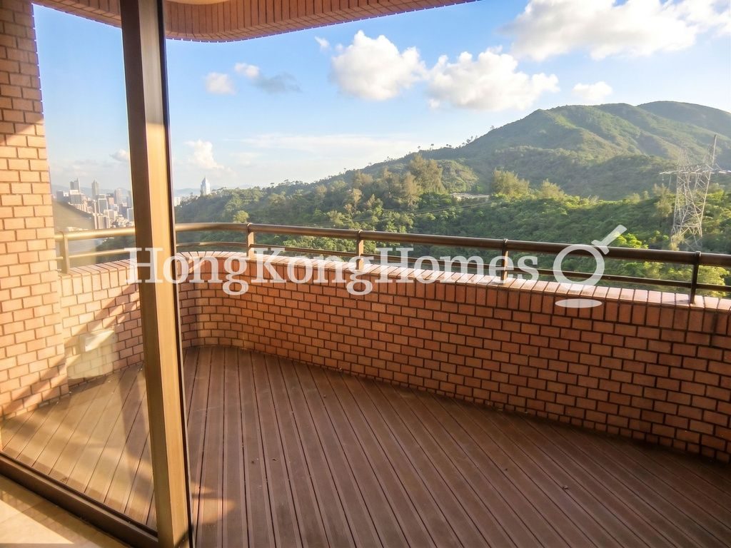 Balcony off Dining Room — 陽明山莊 17座 眺景台，淺水灣
