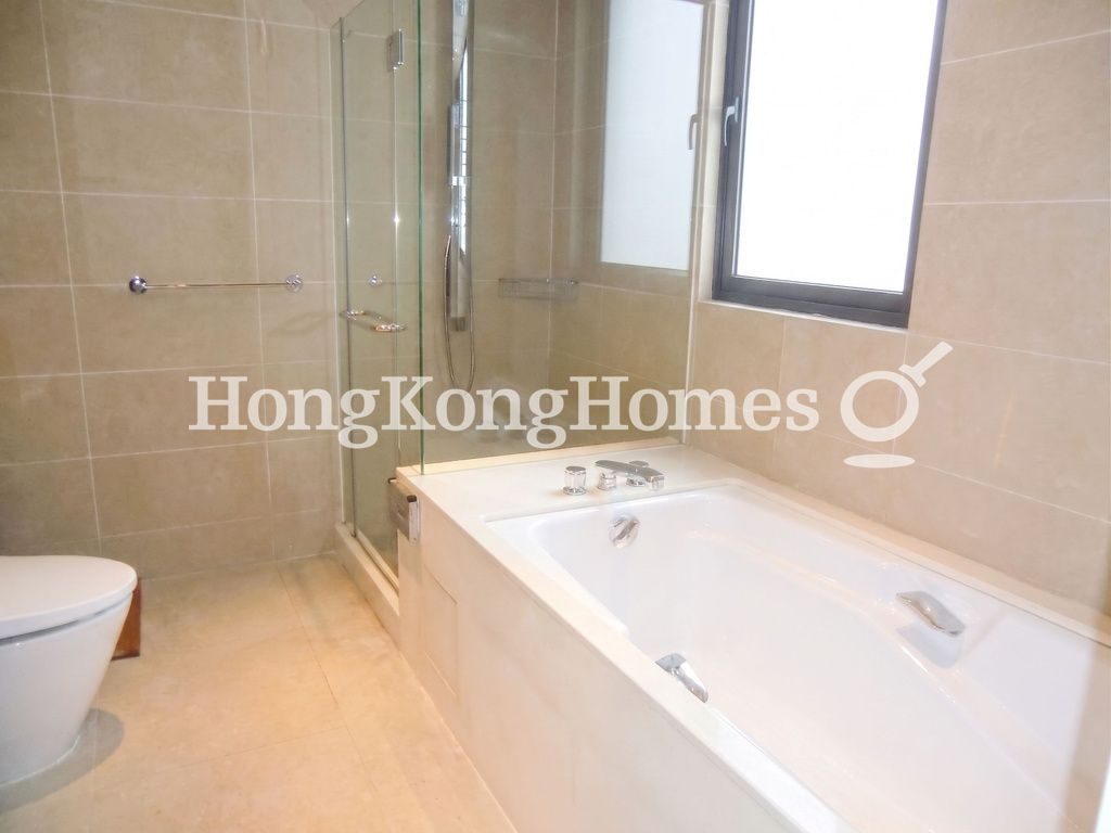 Second Ensuite Bathroom — 陽明山莊 17座 眺景台，淺水灣