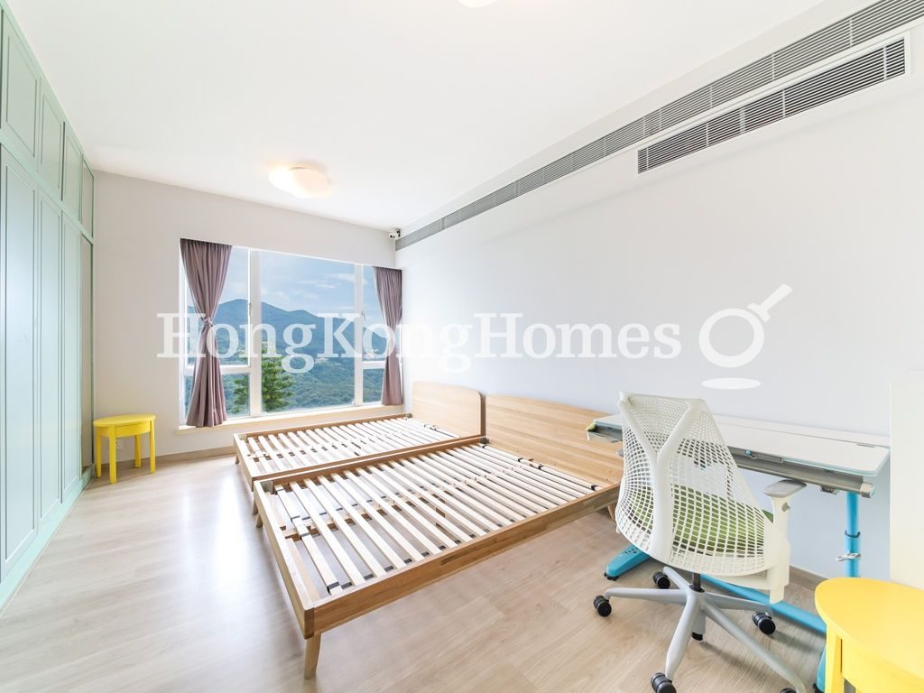 Second Bedroom — Guildford Court，山頂