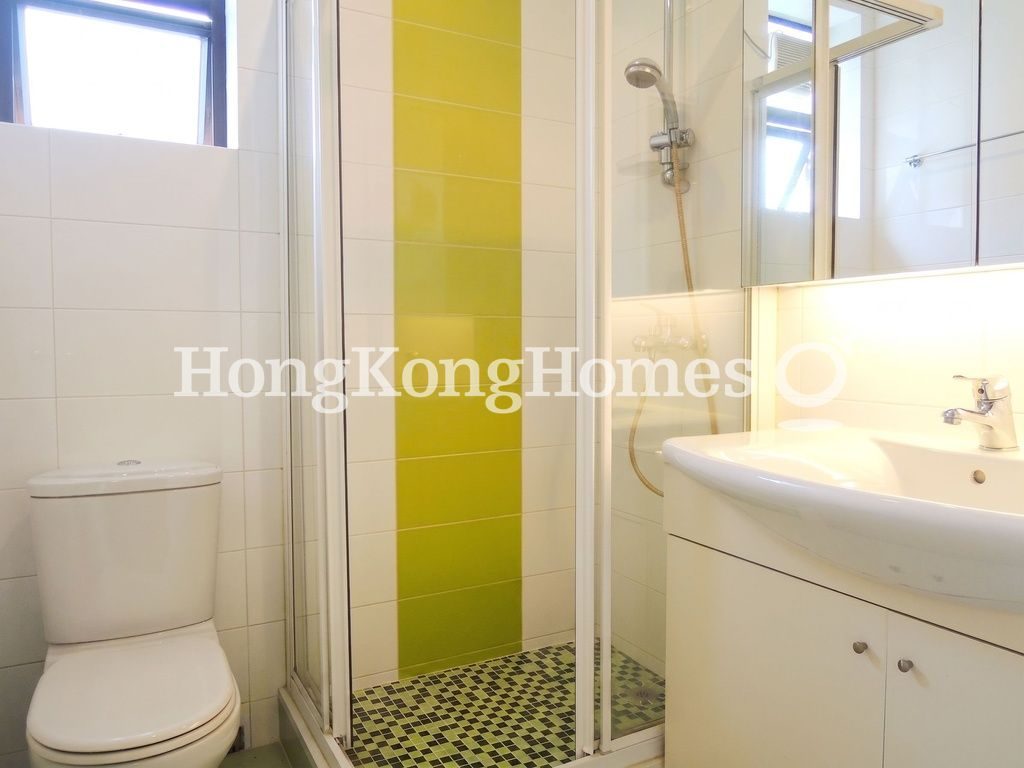 Third Ensuite Bathroom — 利安閣，東半山