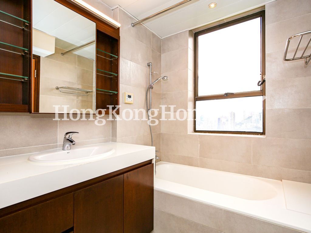 Third Ensuite Bathroom — Broadwood Park, Happy Valley