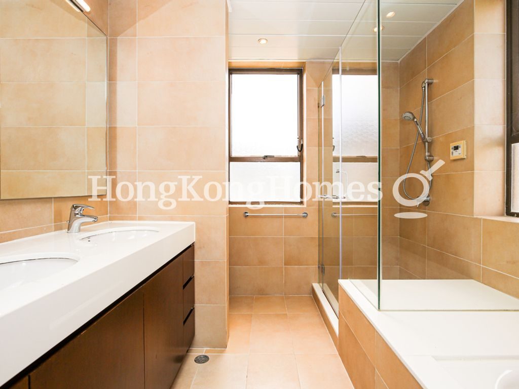 Master Bathroom — Broadwood Park, Happy Valley